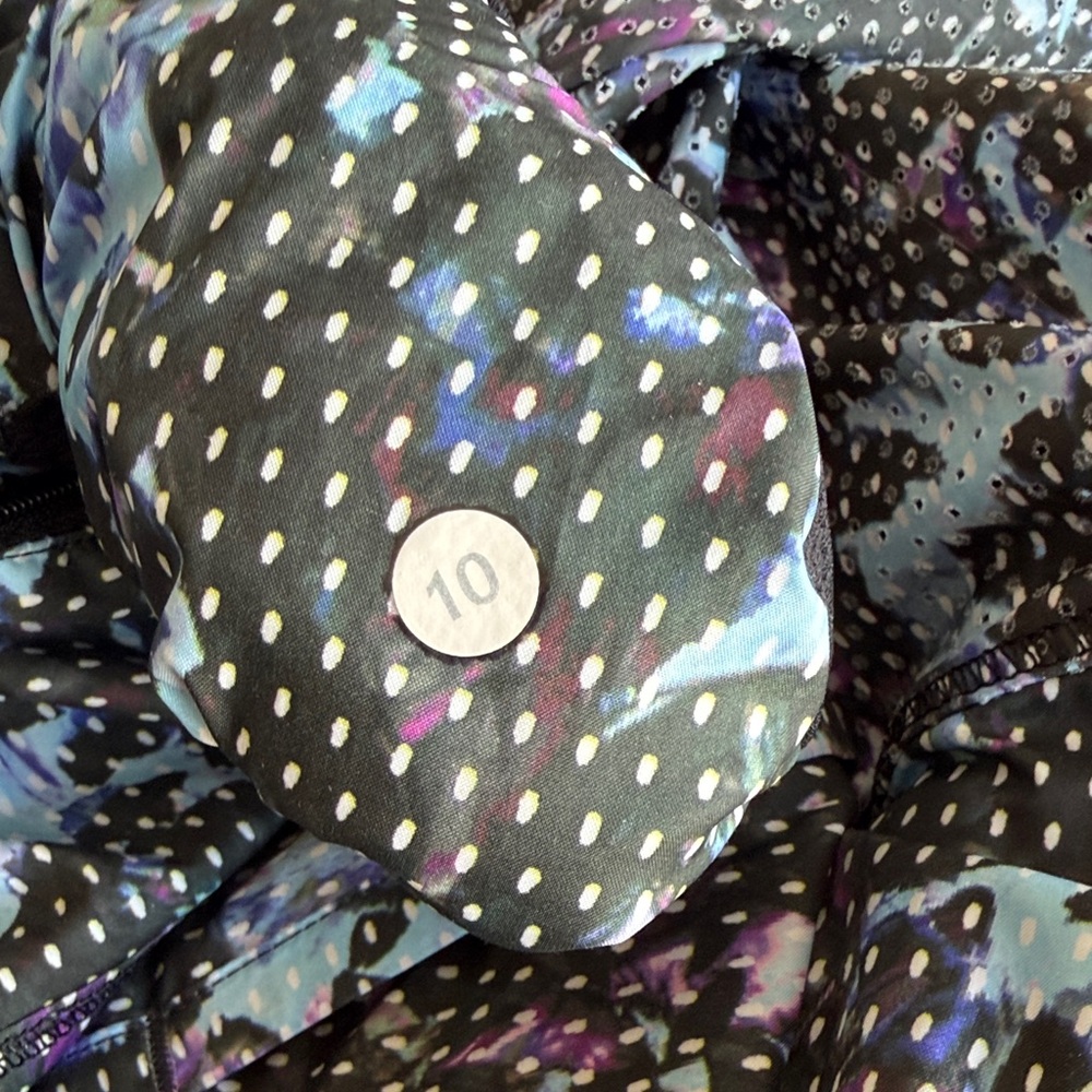 Lululemon back pack it jacket floral size 10 - Picture 13 of 13